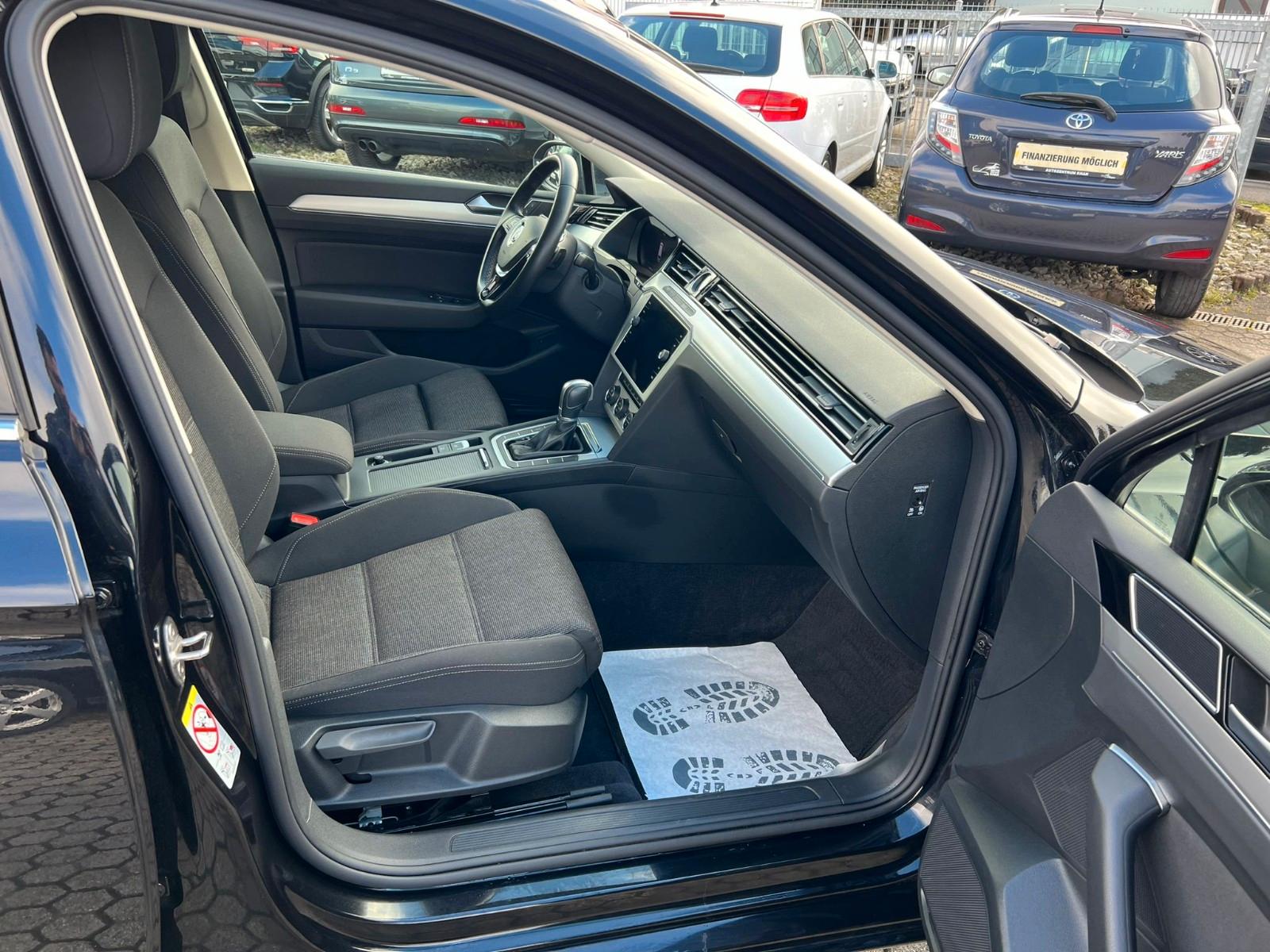 Volkswagen Passat Comfortline LED/KAMERA/NAVI/SHZ/ACC