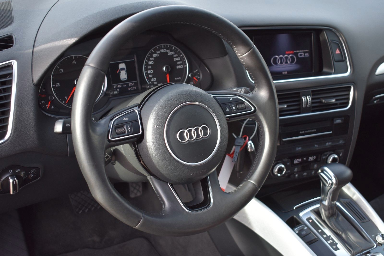 Fahrzeugabbildung Audi Q5 2.0 TDI 130 kW quattro S Line AHK  20*