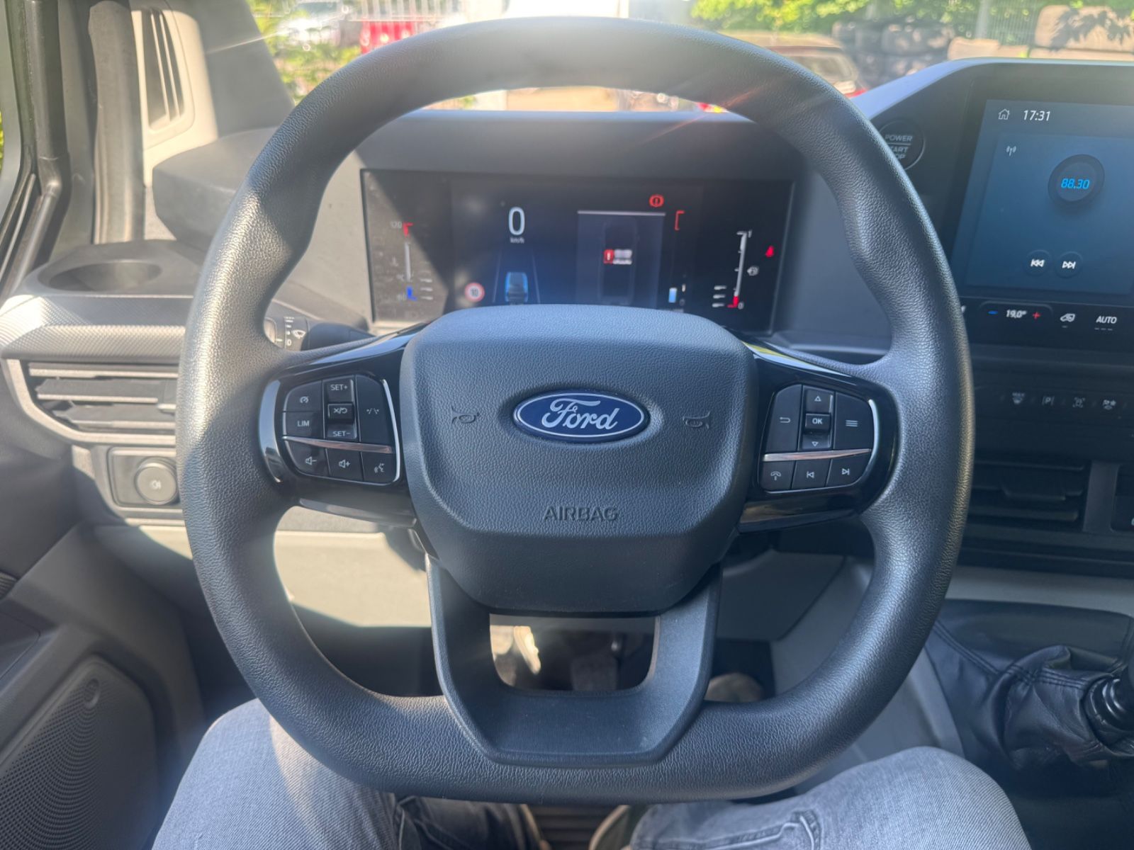 Fahrzeugabbildung Ford Transit Custom L2 LED+AHK+Kamera+Klimatronic
