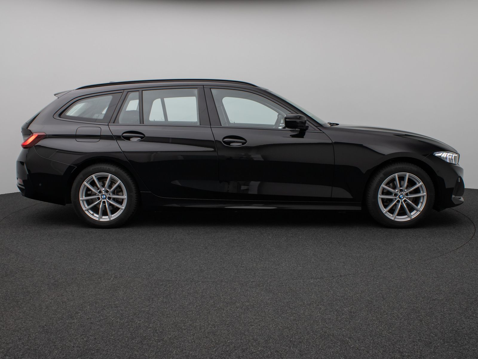 Fahrzeugabbildung BMW 318i Kamera DAB Sportlenkrad CockPit+ Alarm LED