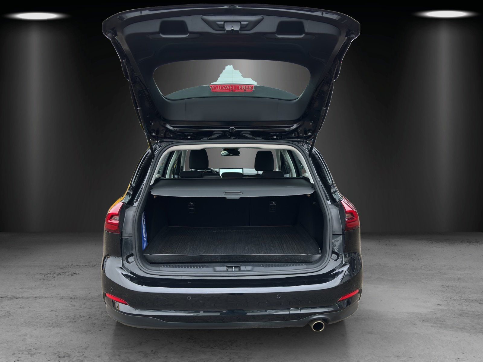 Fahrzeugabbildung Ford Focus Titanium Turnier Winter P. e.Call Kamera