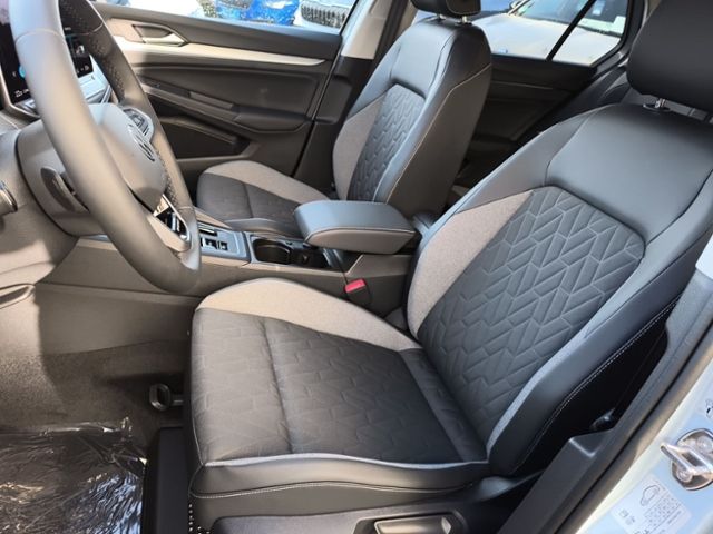 Fahrzeugabbildung Volkswagen Golf Energy 1.5 l eTSI OPF 85 kW (116 PS) 7-Gang