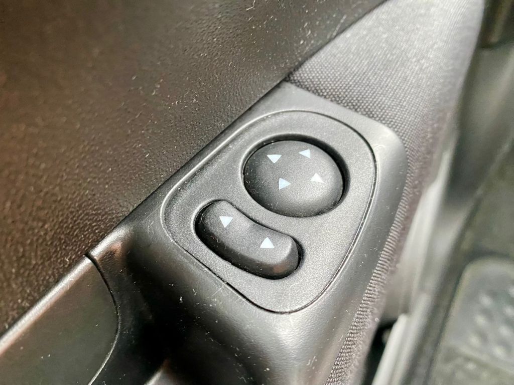 Fahrzeugabbildung Fiat 500 C 1.2 Dualogic Lounge PDC KLIMA ALU CARPLAY