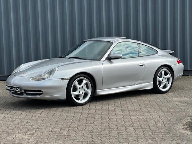 Porsche 996 Carrera 4 Coupé