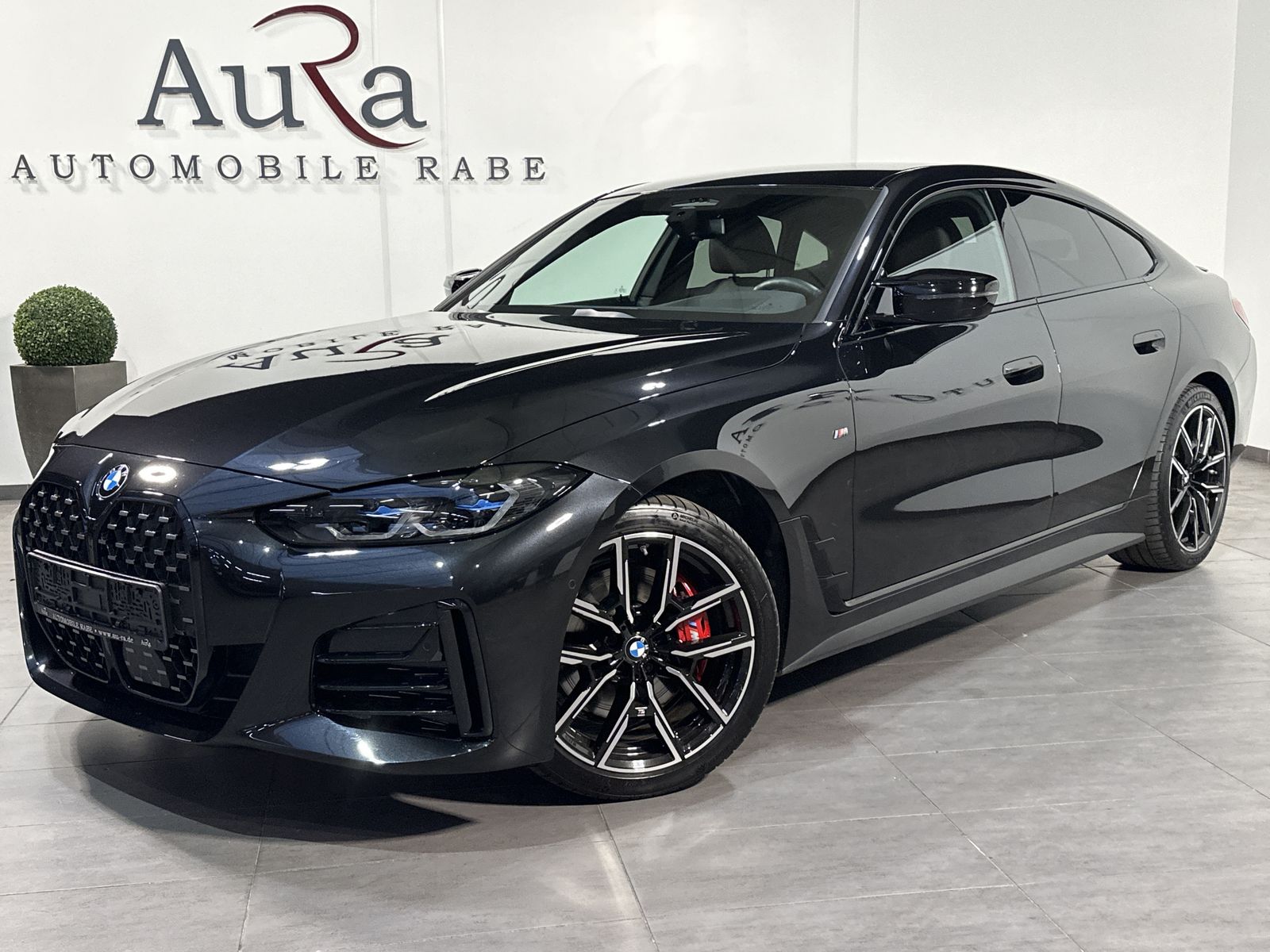 Fahrzeugabbildung BMW M440i Gran Coupé xDrive NAV+LED+HEAD-UP+AHK+19ZO