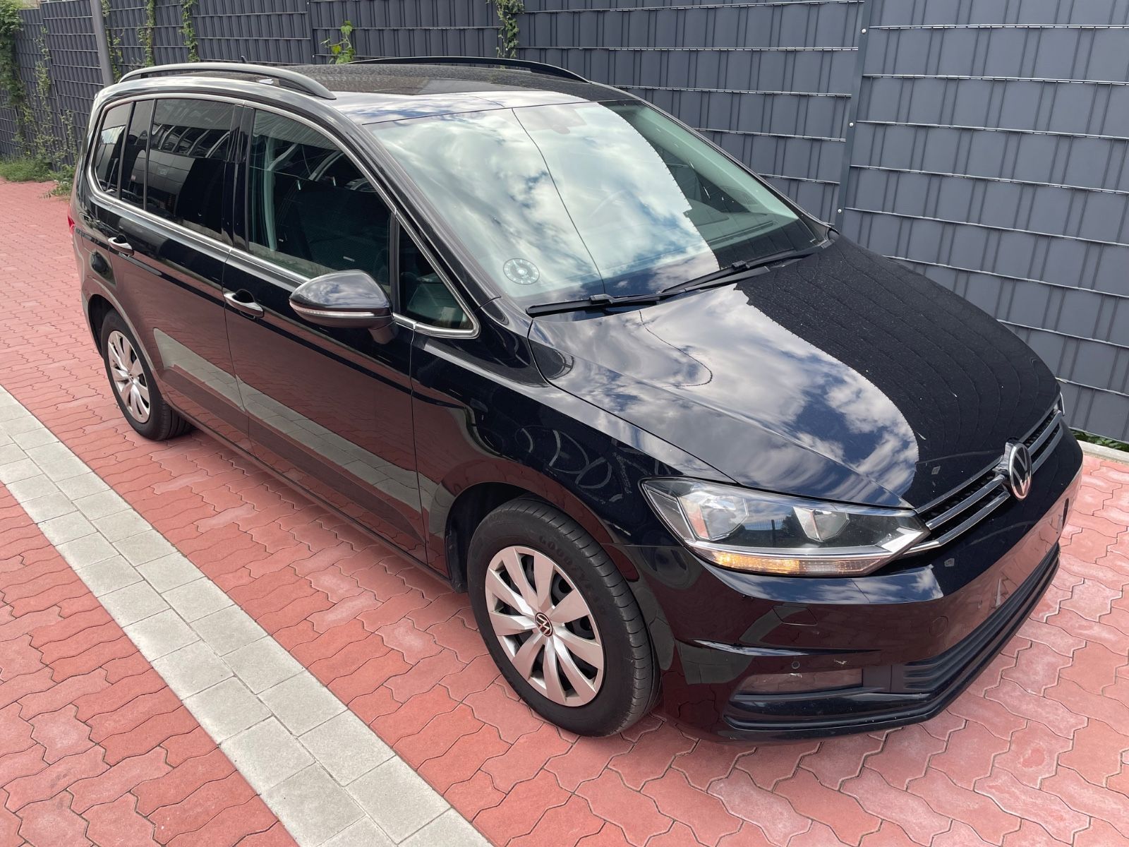 Volkswagen Touran Comfortline 2.0 TDI 7Sitzer Automatik AHK