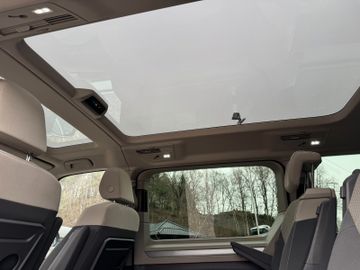 Fahrzeugverkauf 25 Volkswagen T7 Multivan lang *Vis-a-Vis* AHK* StHz*Pano*