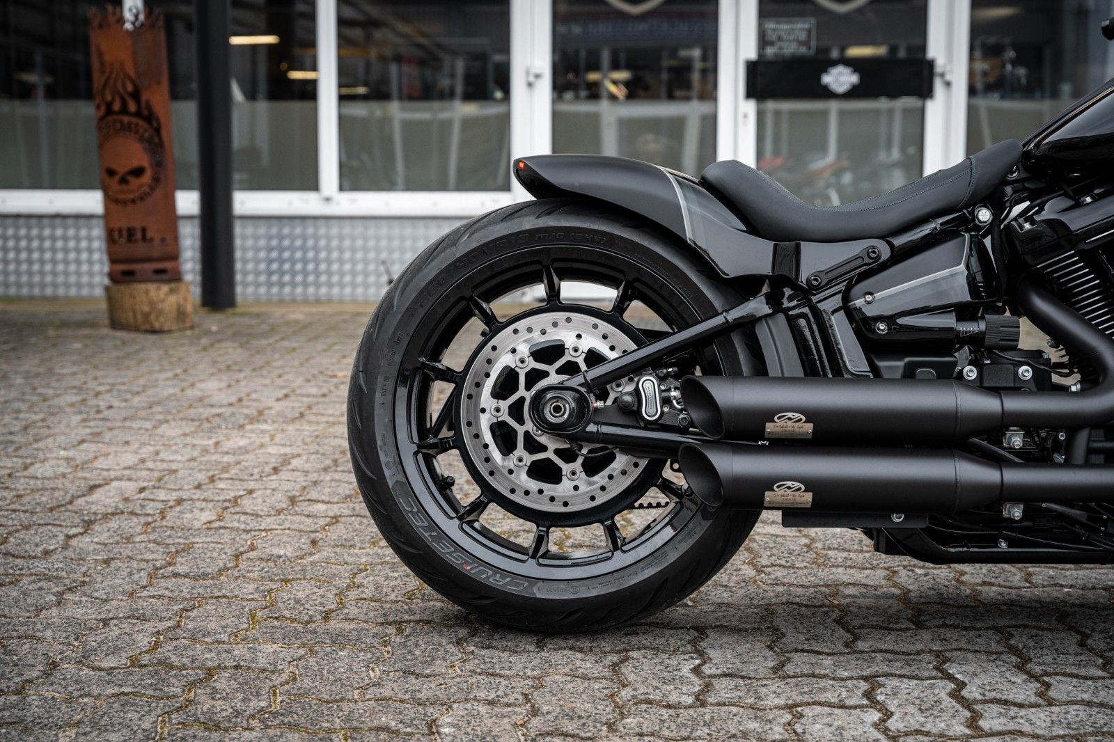 Fahrzeugabbildung Harley-Davidson DARK FAT BOY FLFBS 114 MY24 -JEKILL&HYDE-