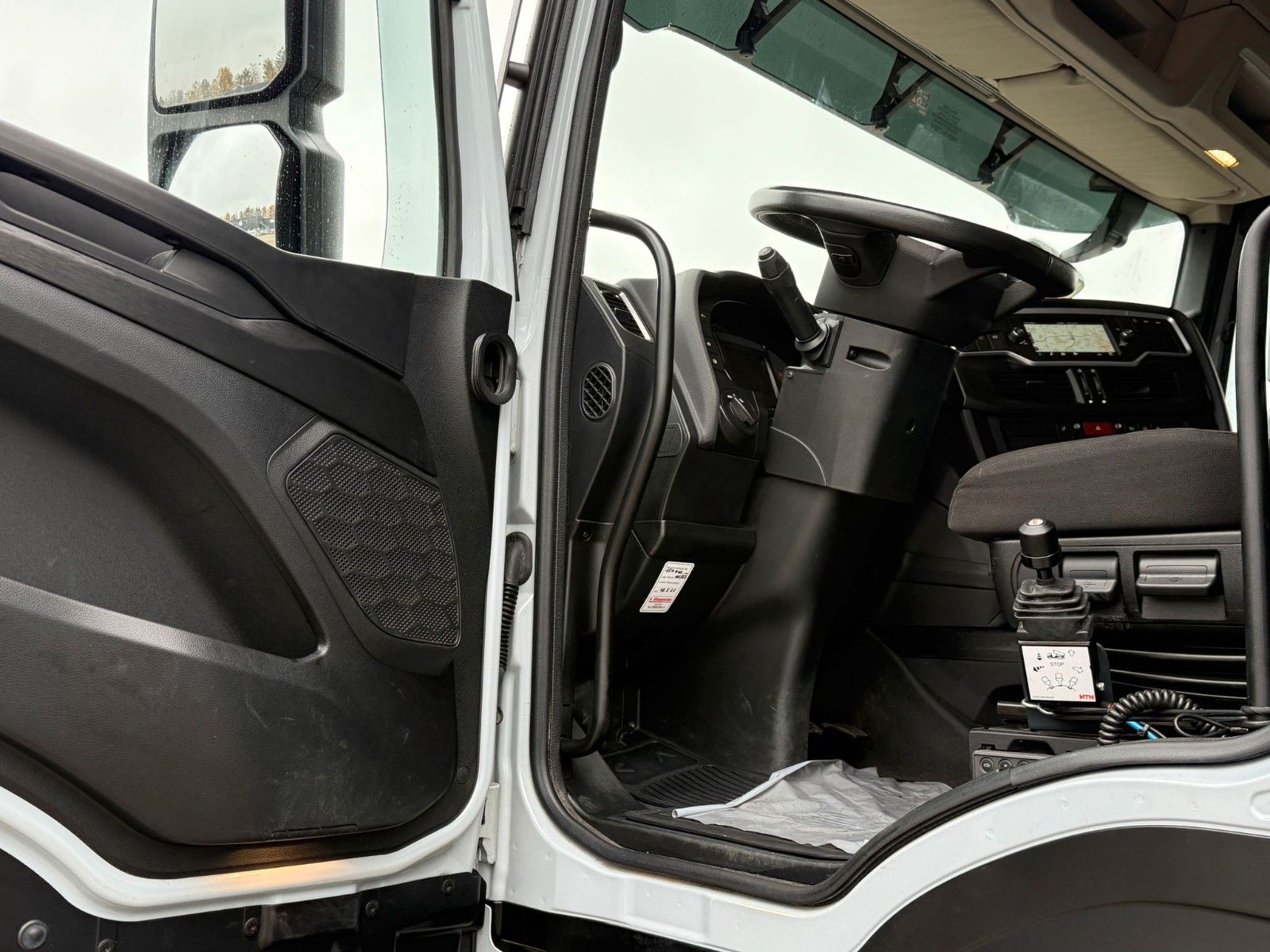 Fahrzeugabbildung Iveco X-WAY 490 2 Kreis-Hydraulik *Miete*