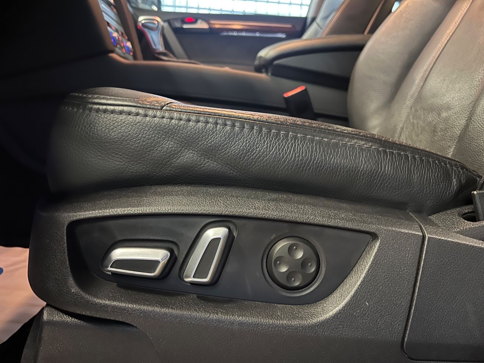 Fahrzeugabbildung Audi Q7 3.0 TDI quattro * 1.HAND * 7.Sitzer *