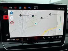 Fahrzeugabbildung Volkswagen Golf VIII 1.5 GTE DSG FACELIFT PANO HuD AHK