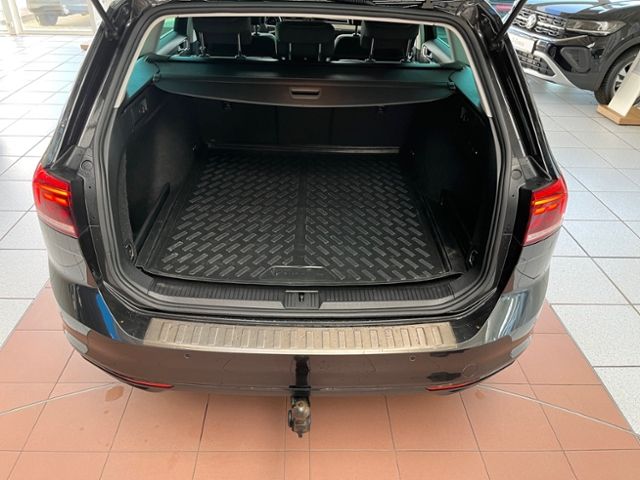 Fahrzeugabbildung Volkswagen Passat Variant 1.5 TSI DSG BUSINESS NAV AHK GJR