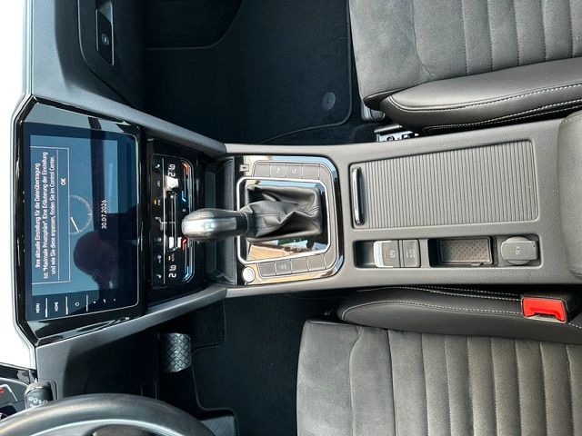 Passat Var R-Line TDi DSG PANO Standh Navi Matri