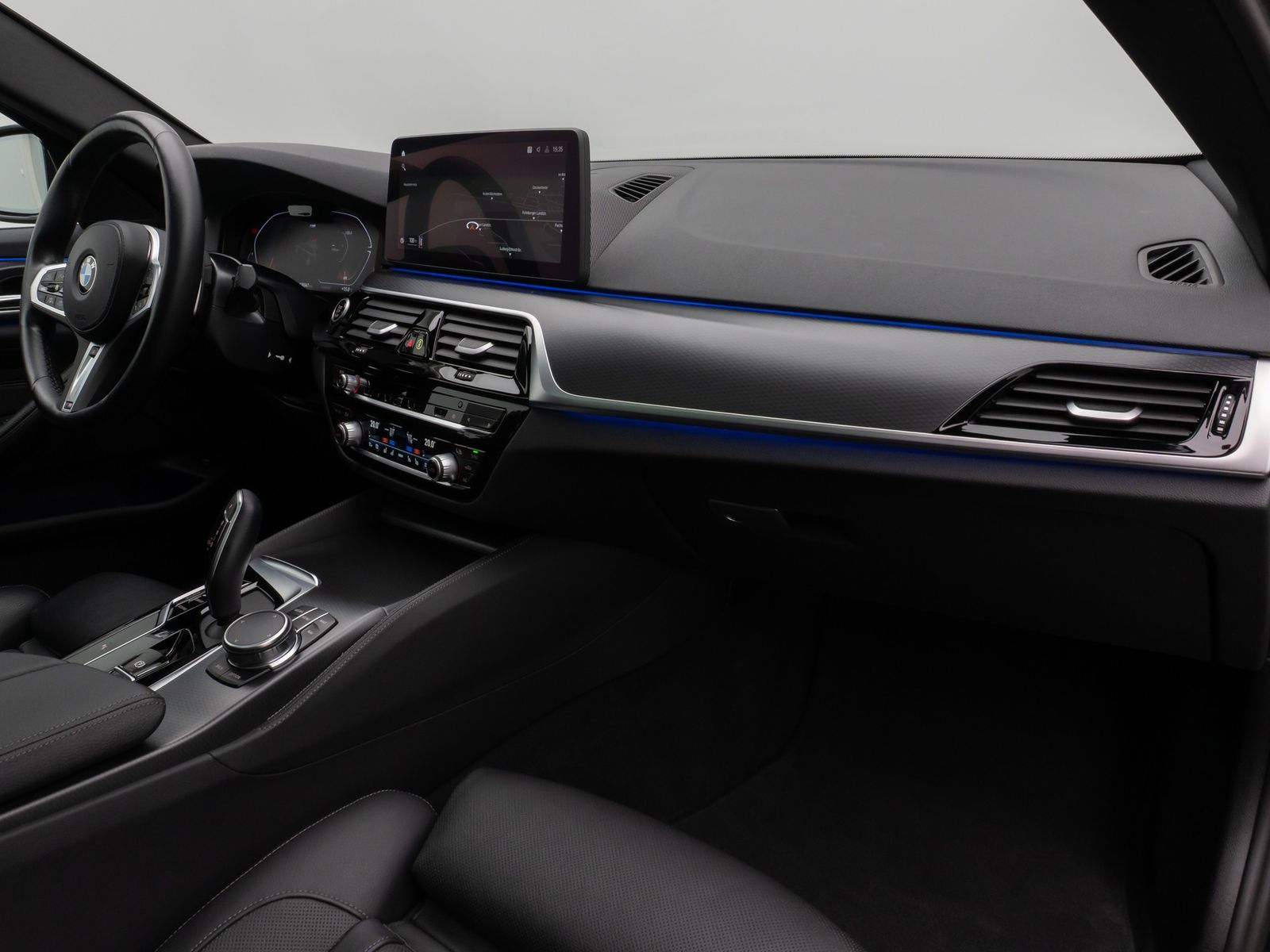 Fahrzeugabbildung BMW 540d xD M Sport Panorama Kamera Laser HUD AHK