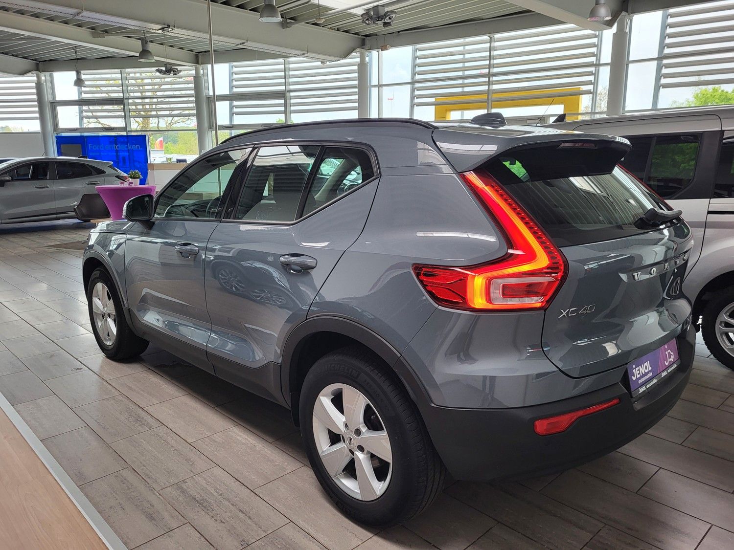 Fahrzeugabbildung Volvo XC40 Momentum Core Winter-P., Kamera, Navi