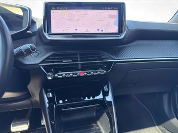 Peugeot 2008 1.2 PureTech 130 GT 360+AHK+Kam.+KeyLess+SD