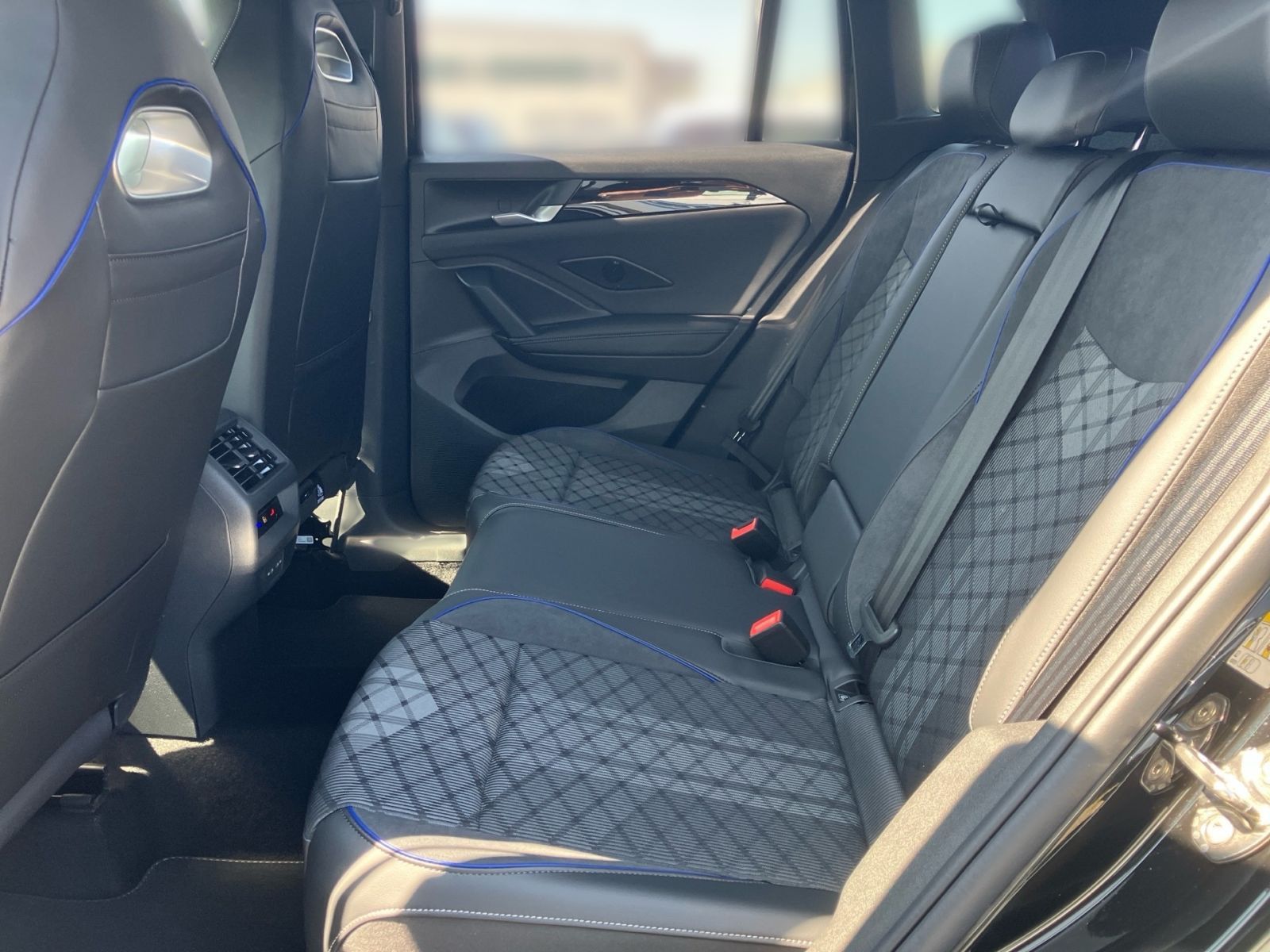 Volkswagen Tiguan - Bild 12