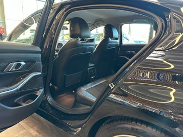 MYAUTOCENTER – Gebraucht- und Jahreswagen mit Werkstattservice in Pfaffenhofen BMW 330 *1-HAND*SERVICETÜV NEU*KEYLESS*LED*M-SPORT*