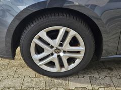 Fahrzeugabbildung Megane IV Grandtour Limited Deluxe 1.5 BLUE dCi