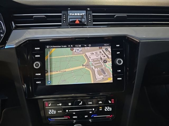 Fahrzeugabbildung Volkswagen Passat Variant 1.4 DSG Hybrid GTE UPE 62TEUR PAN