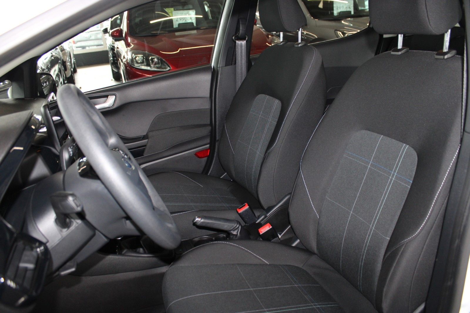 Fahrzeugabbildung Ford Fiesta 1,5 TDCi Cool & Connect 5-trg NAVI LED