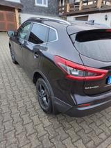 Nissan Qashqai 1.3 DIG-T Visia Visia - Nissan Qashqai von privat