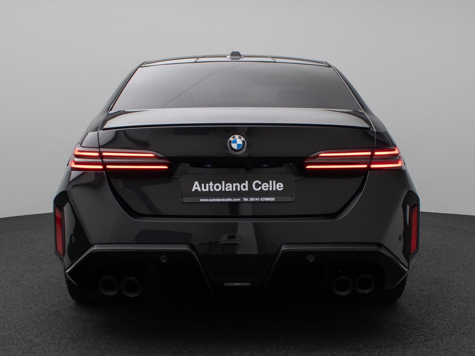 BMW M5 xD Panorama 360°B&W HUD M-Driversp. Komfort 