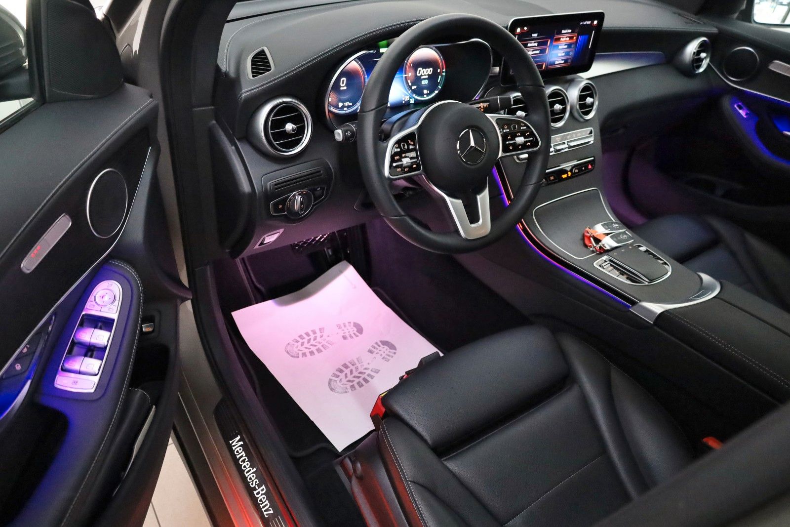 Fahrzeugabbildung Mercedes-Benz GLC 300 de 4M Coupe,Leder,Navi,360Kamera,ACC,SD