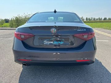 Alfa-Romeo Giulia - 3