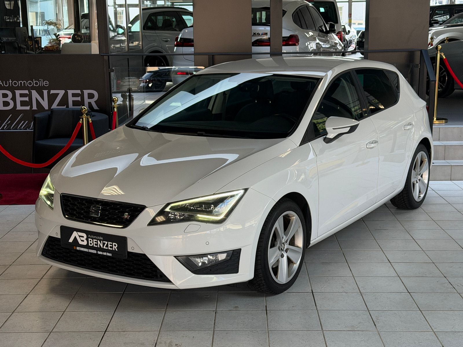 Fahrzeugabbildung SEAT Leon /FR-LINE/LED/NAVI/LEDER/KLIMA/ACC