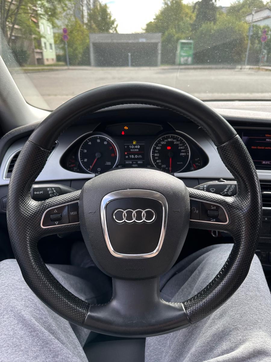 Audi A4 2011 — photo 9