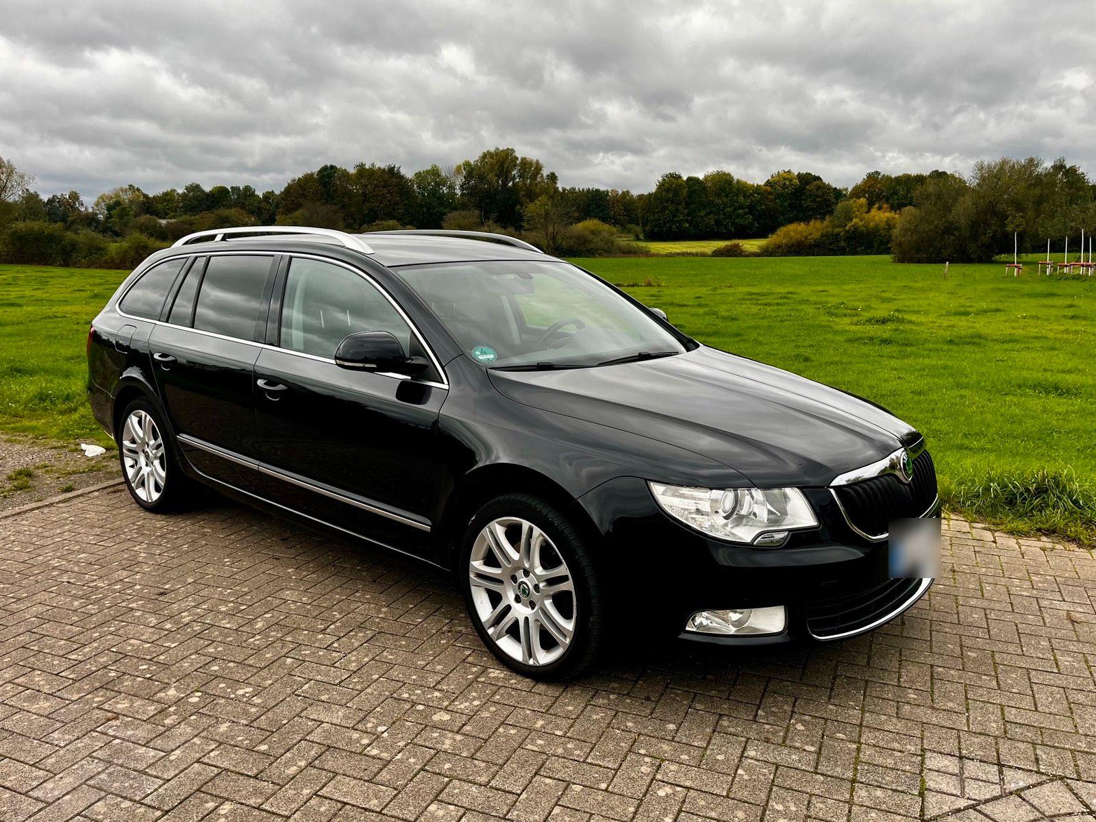 Skoda Superb 2010 — interior