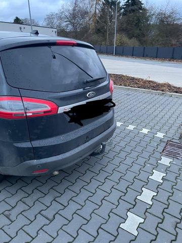 Ford S-Max, schwarz (PLZ 39365)