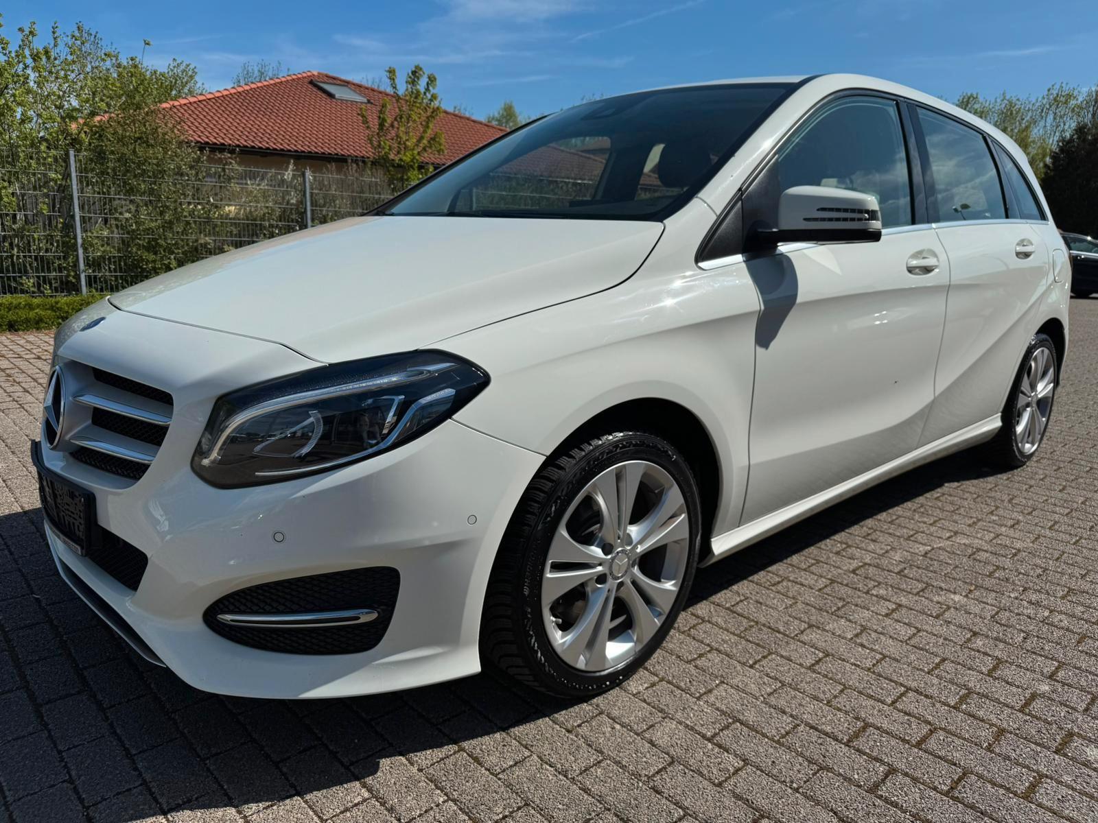 Mercedes-Benz B 250 DCT URBAN LED AHK NAVI KAMERA