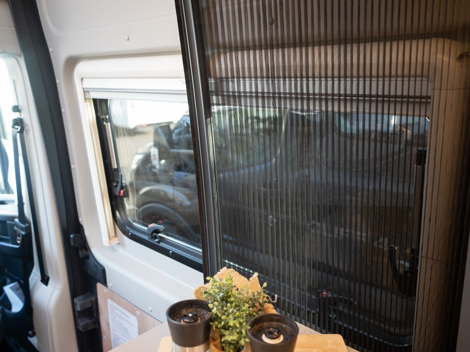 Fahrzeugabbildung Dethleffs Globetrail 640 ES Fiat 95 Jahre Paket