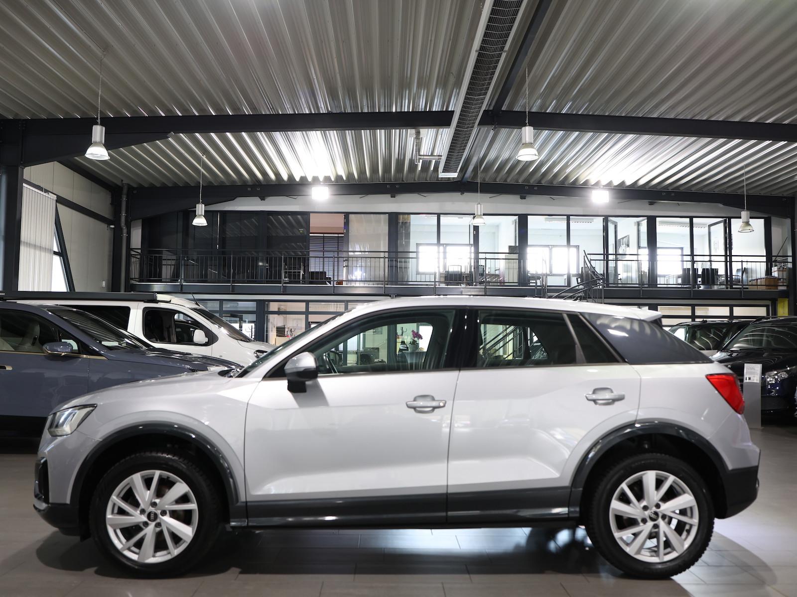 Audi Q2 35 TFSI ADVANCED SILVER & BLACK / LED, LEDER, миниатюра 7