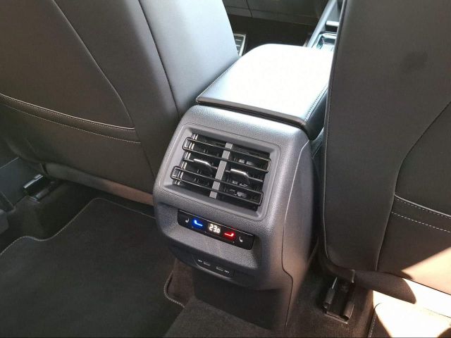 TIGUAN 2.0 TDI DSG R-LINE+IQ.LIGHT+AZV+360 ?