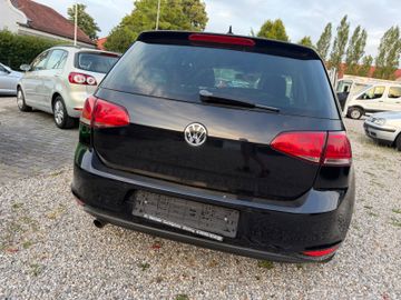 Volkswagen Golf - 10