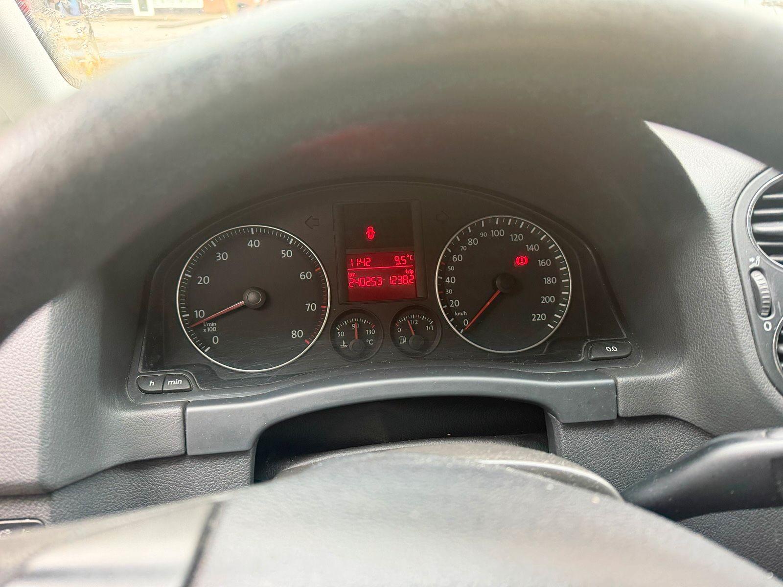 Volkswagen Golf 2005 — photo 8