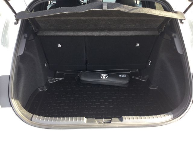 Corolla 1.8 Hybrid Team D PDC SHZ KAMERA ACC LED