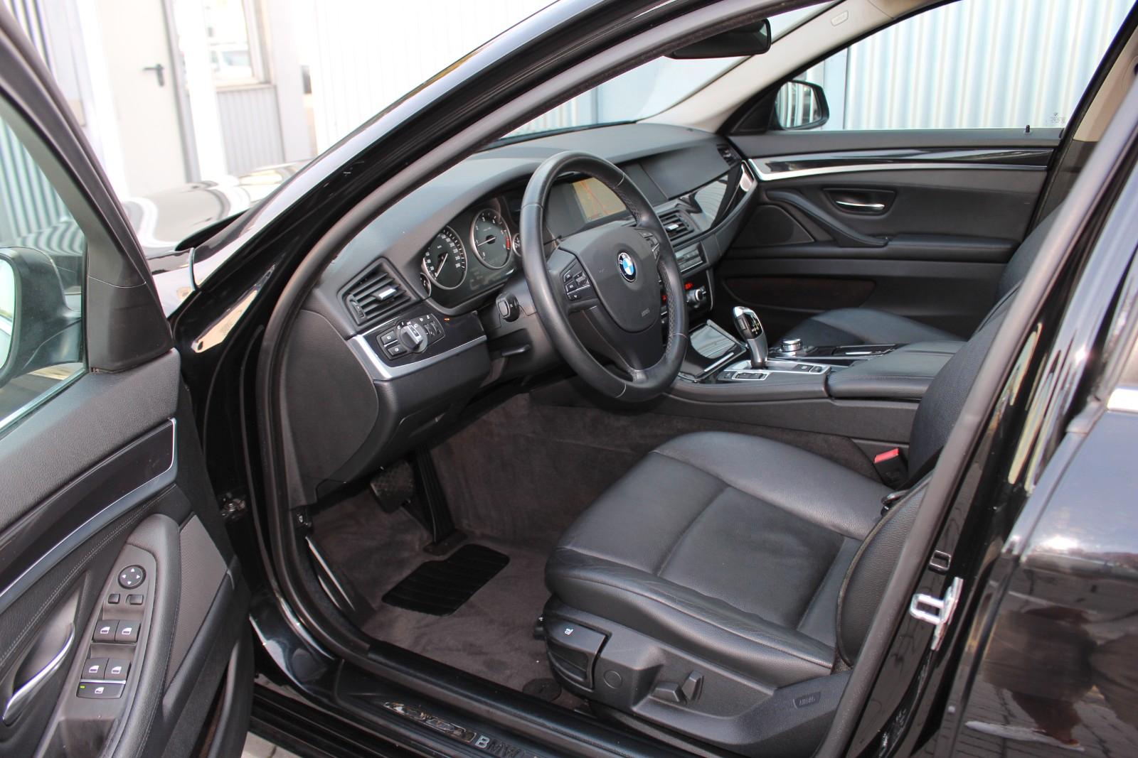 BMW 520d Touring Autom.+1.Hand+Pano+Schiebed.+Kamera