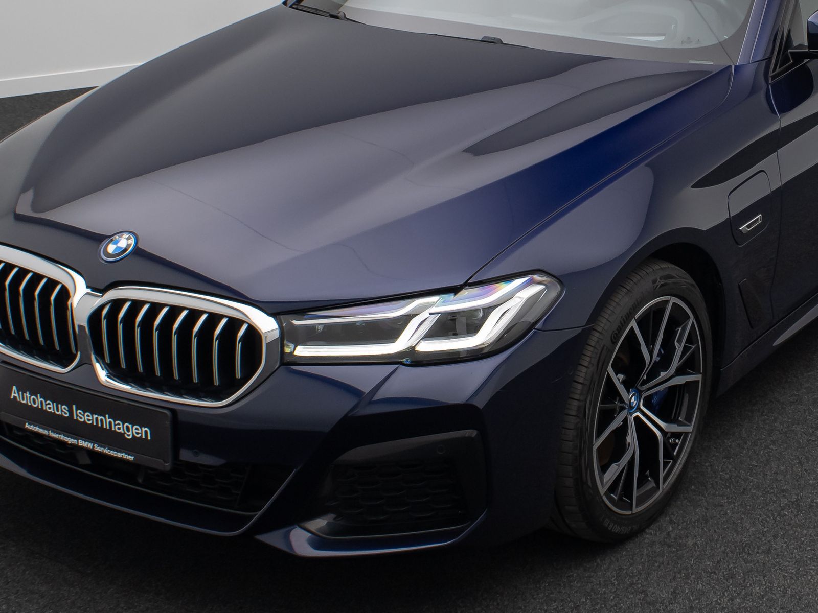 Fahrzeugabbildung BMW 530e xD M Sport Laser DAB H/K HUD AHK Panorama