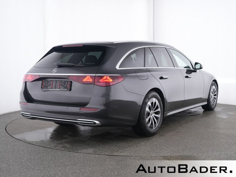 Mercedes-Benz E 220 d T AVANTGARDE Advanced+ DISTR AHK 360° imagem 2