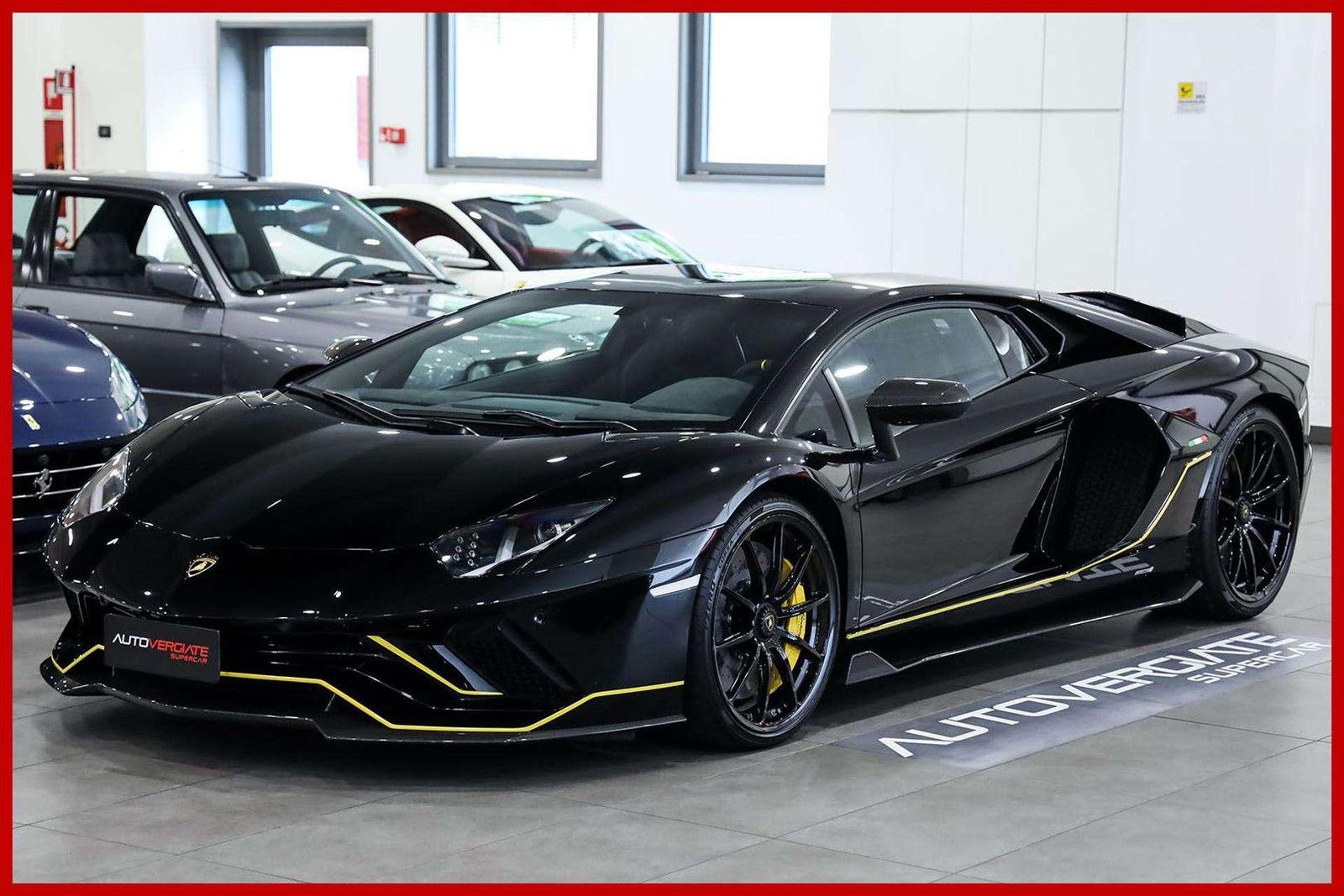 LAMBORGHINI Aventador