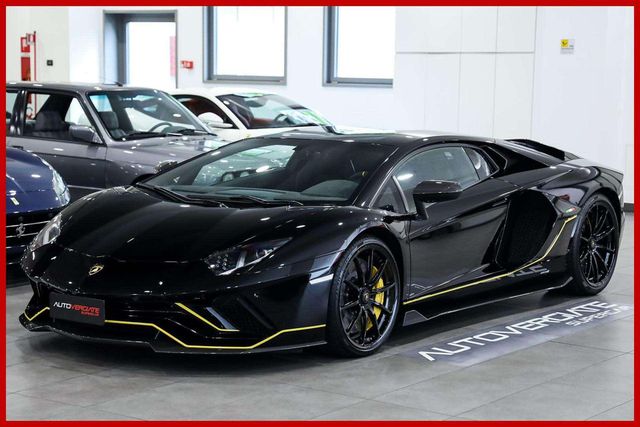 LAMBORGHINI Aventador
