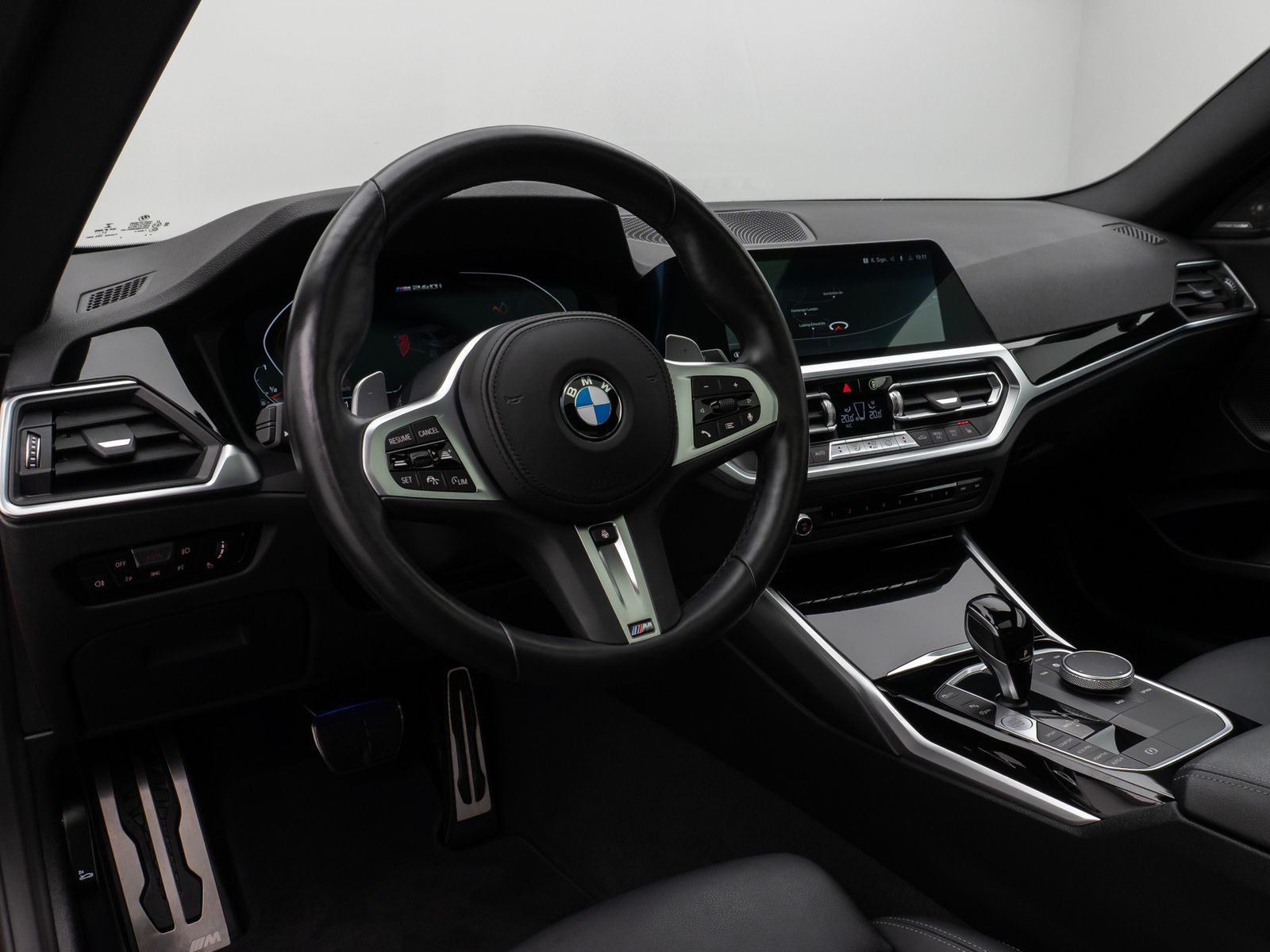 Fahrzeugabbildung BMW M240i xD Coupé Glasdach Kamera HUD H/K Stop&Go