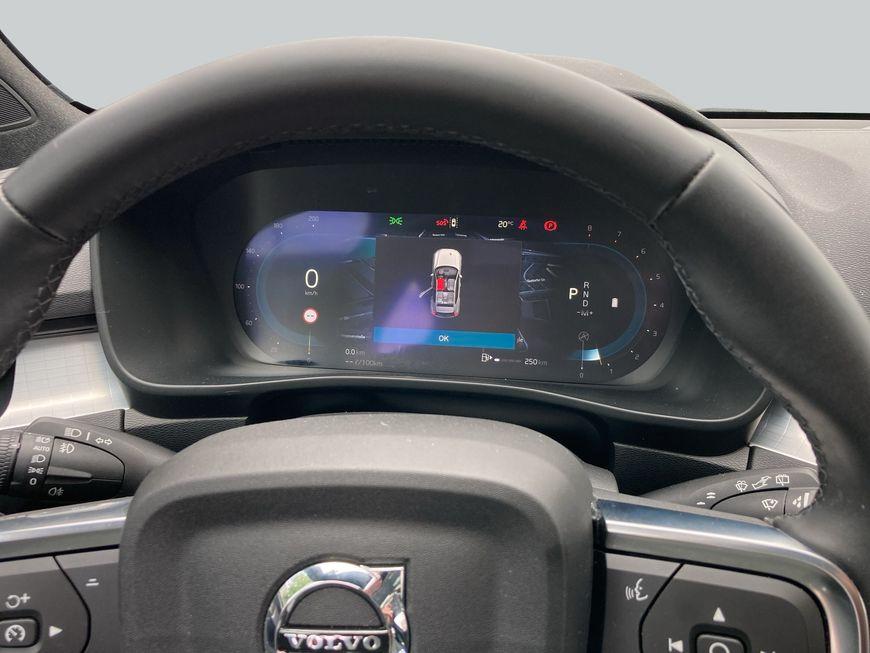 Volvo XC 40 B3 2WD Core +ANHÄNGERKUPPLUNG+LED+SHZ