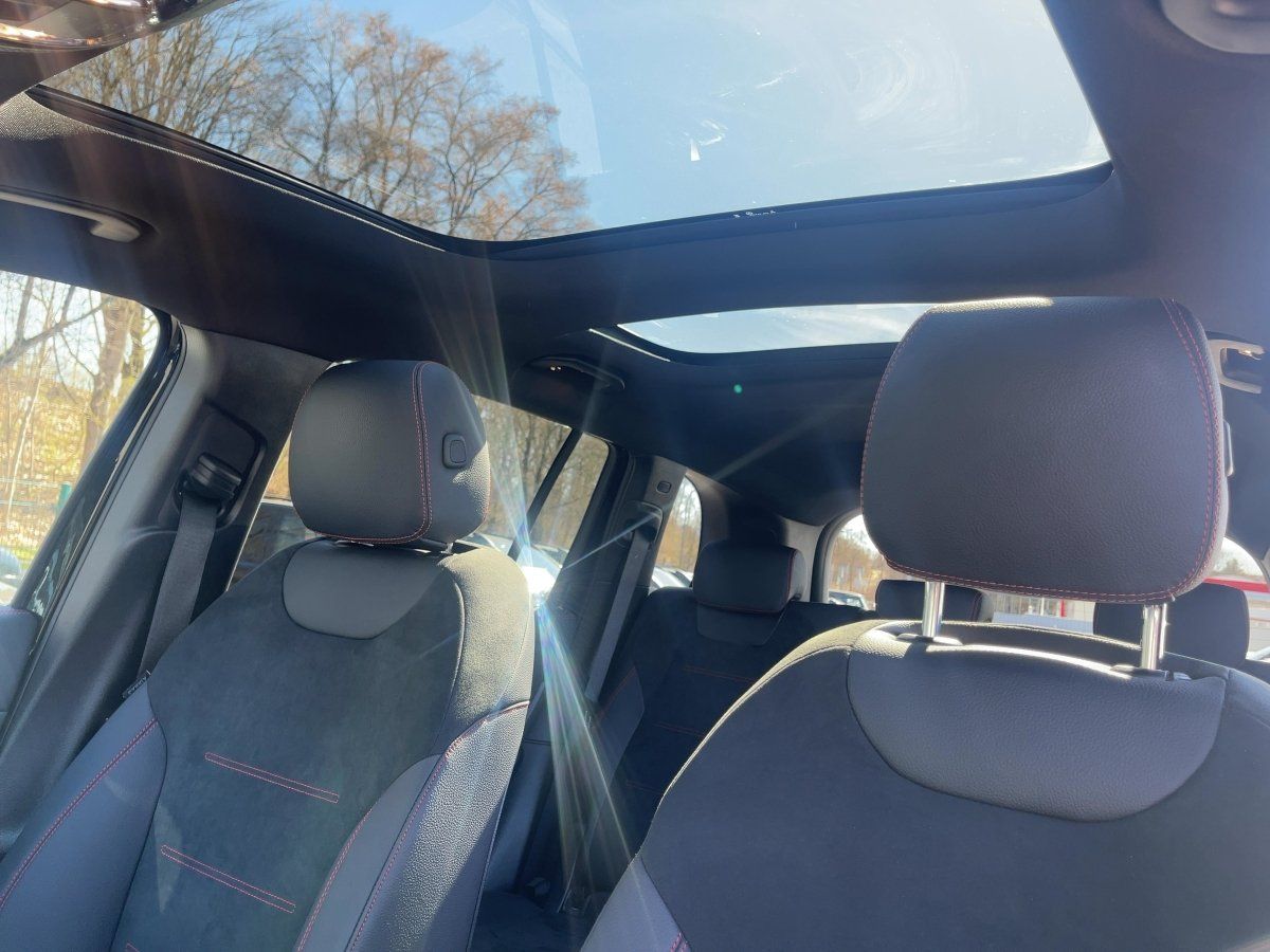 Fahrzeugabbildung Mercedes-Benz GLB 220 d 4M AMG/Night/Pano/Kamera/AHK