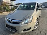 Opel Zafira B Innovation "110 Jahre"NAVI*7-SITZER*XEN - Opel Zafira aus 2009