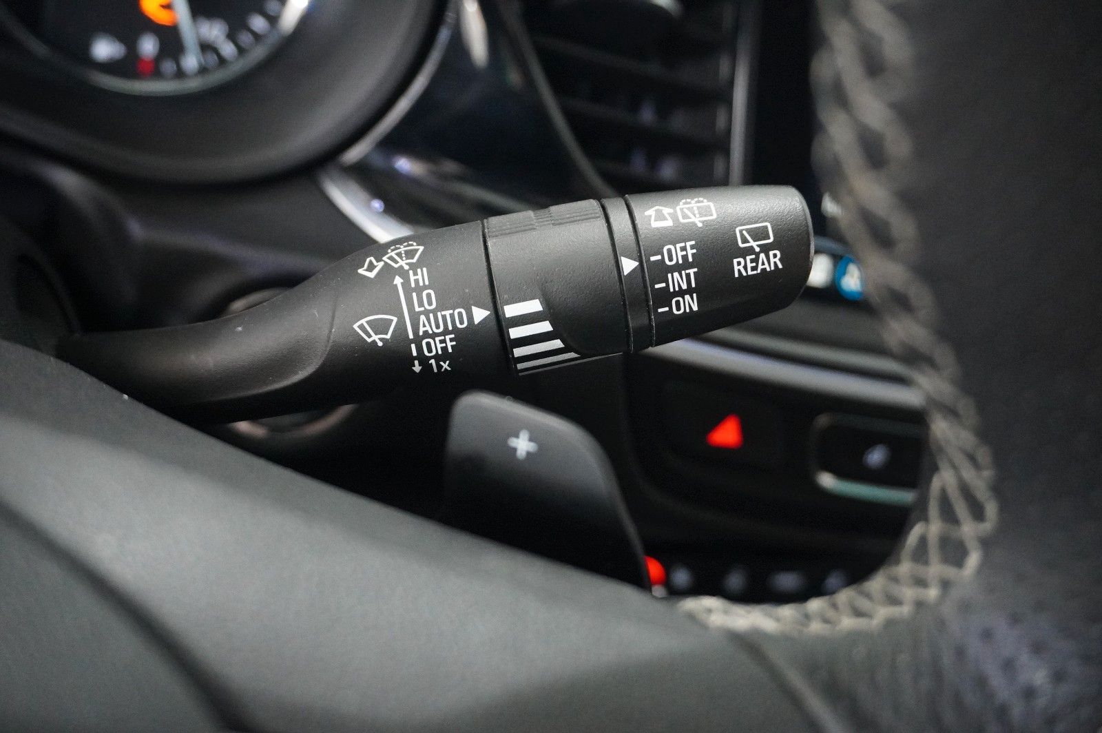 Fahrzeugabbildung Opel Insignia B ST 2.0D ULTIMATE NAVI/OPC/VIRT/SH/AHK